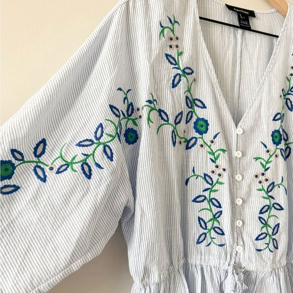Karen Kane Boho Blouse in Blue & White Stripe with Embroidery Detail - Size L - Picture 4 of 7